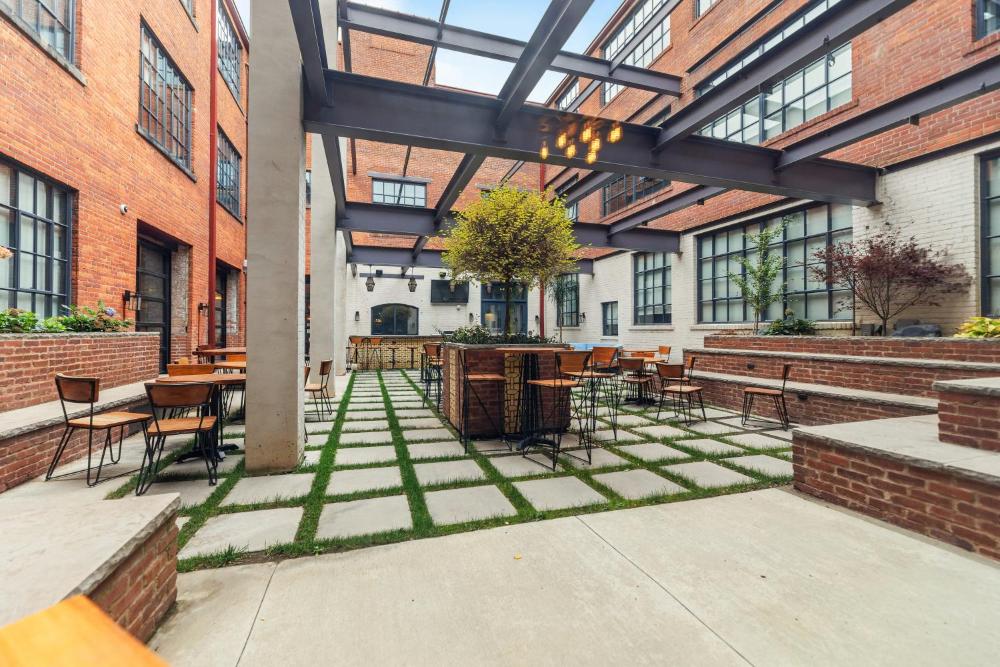 2125 Superior Living